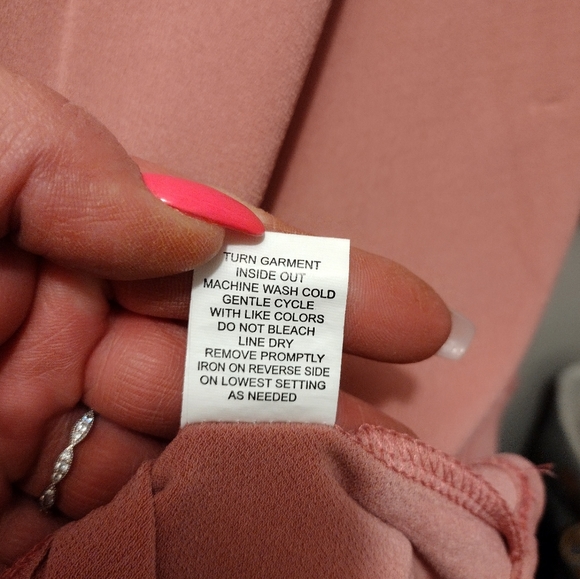 Soft pink colored top with a lacey edge, nvr worn - Picture 4 of 5